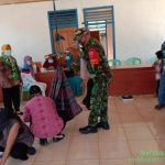 Sesuai Arahan Pangdam XIV/Hasanuddin, Babinsa Koramil Tongkuno Laksanakan Pendampingan Posyandu Walaupun Covid-19 Belum Berakhir