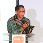 Gubernur Sultra Ali Mazi Terima Penghargaan The Best Governor Pada Acara “2021 INDONESIA GOLDEN AWARDS ”