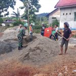 Peduli Sarana Ibadah, Babinsa Koramil 1417-07/Unaaha Laksanakan Kerja Bakti Bersama Warga Binaan