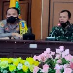 Kapolres Sinjai Hadiri Rakor Tim Gugus Covid-19 Terkait Peniadaan Mudik Hari Raya Idul Fitri dan Upaya Pencegahan Covid-19 di Kab. Sinjai.
