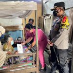 Jelang Lebaran, Kapolres Sinjai Kunjungi Warakauri Berikan Bantuan Sembako dan Tali Asih.