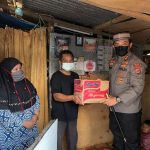 Peduli Warga Kurang Mampu, Kapolres Sinjai Berikan Bantuan Sembako dan Tali Asih.