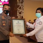 Kornas TRC PPA Berikan Penghargaan Kepada Kapolda Kaltim dan Anggota