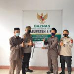 Kapolres Sinjai Kembali Serahkan Zakat Profesi Dibaznas.