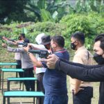 Tingkatkan Kemampuan, Personel Polres Enrekang Latihan Menembak
