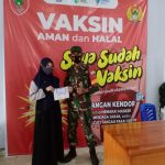 Kembali lagi Babinsa Kodim 1417/Kendari Mengajak Masyarakat Sukseskan Program Vaksinasi