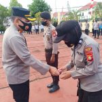 Ucapkan Tribrata dan Catur Prasetya Saat Apel Pagi, dapat Hadiah Dari Wakapolres Sinjai.