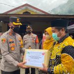 Dukungan Kapolres Enrekang Kepada Nakes Dan Personel Polri Di Gerai Vaksin Presisi