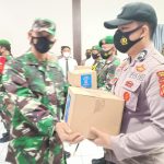 Berjuang Bersama Melawan Covid-19, Kapolres Sinjai Didampingi Dandim 1424 Sinjai Salurkan Bantuan PPKM Darurat Secara Simbolis.