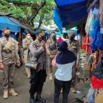 Ops Yustisi, Polres Sinjai Bersama Tim Gabungan Sasar Pasar Sentral Edukasi Warga Prokes dan Bagikan Masker