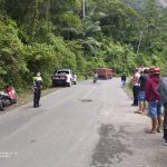 Personel Satlantas Polres Enrekang Datangi Kecelakaan Tunggal Mobil Truk Fuso di Kecamatan Anggeraja