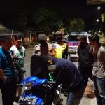 Polres Sinjai Intens Patroli Malam Imbau Masyarakat Patuhi Prokes.