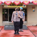 Apresiasi Personel Yang Ucapkan Tribrata dan Catur Prasetya Saat Apel Pagi, Kapolres Sinjai Berikan Hadiah.