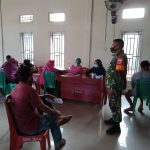 Beri Kenyamanan Warga, Babinsa Kodim Kendari Kembali Monitoring Pelaksanaan Vaksinasi Tahap II