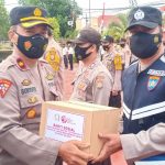 Kapolres Sinjai Berangkatkan 100 Paket Bansos Dalam Rangka Peringatan Hari Kemerdekaan RI Ke-76 Tahun 2021
