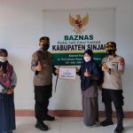 Rutin, Kapolres Sinjai Serahkan Zakat Profesi Personel Polres Sinjai Dibaznas.