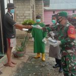 Yakinkan Masyarakat Patuhi PPKM , Babinsa Kodim 1417/Kendari Patroli di Desa Binaan