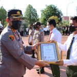 Ungkap Curanmor, 6 Personel Polsek Sinjai Selatan dan 1 Warga Diganjar Penghargaan.