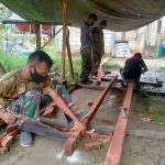 Pembangunan Rumah Warga saat Pra TMMD Menerapkan Prokes Covid-19