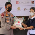 Kapolda Sulsel Terima Bantuan Beras dari Yayasan Budha Tzu Chi Indonesia