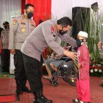 Kapolri Minta Jajaran Terus Bantu Warga dan Gelorakan ‘Ayo Pakai Masker dan Ayo Segera Vaksin’