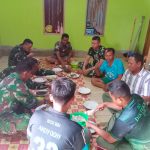 Suasana Keakraban Warga dan Satgas TMMD Saat Makan Bersama