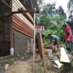Satgas Pra TMMD Bangun Rumah Bapak Tizai