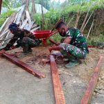 Tak Hanya Ahli Tempur, Anggota Satgas TMMD Juga Ahli Pertukangan Kayu