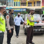 Hari Ke-2 Ops Patuh, Personel Yang Terlibat Operasi Bagi Masker dan Imbau Tertib Berlalu Lintas