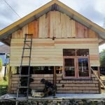 Anggota Satgas TMMD-112 Memasuki Tahap Pemasangan Dinding Batako