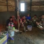 Di Bangunan RTLH, Satgas TMMD Makan Siang Bersama Warga 
