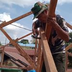 Tak Kenal Lelah Merupakan Bukti Kesungguhan Prajurit Satgas TMMD Dalam Menyejahterakan Warga