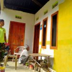 Di usianya Yang Sudah Renta, Kakek Idul Tetap Semangat Bantu Satgas TMMD 112