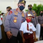Tinjau Vaksinasi Serentak se-Indonesia, Kapolri Instruksikan Akselerasi ke Lansia dan Anak-Anak 