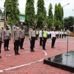 Kapolres Enrekang Beri Penghargaan Dua belas Personel Polres Enrekang Berprestasi