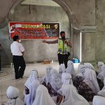 Personel Satlantas Polres Enrekang lakukan Sosialisasi Berikan Sosialisasi Kepada Siswa/Siswi SMA Negeri 2 Kabupaten Enrekang