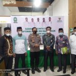 Wakapolres Sinjai Serahkan Zakat Fitrah dan Zakat Profesi Personel Polres Sinjai Dibaznas.