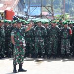Danrem 143/HO Pimpin langsung Keberangkatan Personel TNI dalam rangka Pengamanan Kunjungan Kerja Presiden RI di Kab. Wakatobi. 