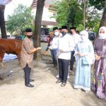 Polda Sulsel Bagikan 673 Sapi dan 22 Kambing Kurban ke Masyarakat