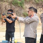 Saat Latihan Menembak, Kapolres Sidrap Juara Pertama Menembak 