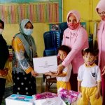 Atas Intruksi Kapolres Sidrap dan Ketua Bhayangkari, Pengurus Bhayangkari Beri Bantuan ke Korban Bencana 