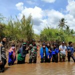 Babinsa Kodim 1425 Jeneponto Bersama Mahasiswa Tanam Pohon Mangrove