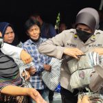 Selimut Hangat dari Ketum Bhayangkari untuk Pengungsi Gempa Cianjur