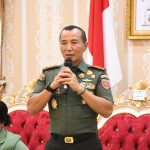 Mayjen TNI Dr. Totok Imam Santoso Pangdam Hasanuddin Dianugerahi Gelar Adat Dari Kerajaan Bone