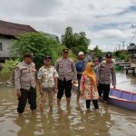 Kapolres Sidrap Kerahkan Personil Bantu Warga Terdampak Banjir