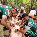 Tingkatkan Semangat Gotong Royong, Satgas Yonif 725/Woroagi Buat Sagu Bersama Masyarakat Perbatasan