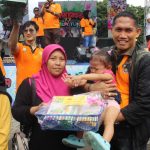 Diacara Bhayangkara 77 Color Run, Kapolres Sidrap Beri Bantuan Bagi Anak-anak dan Ibu Hamil Untuk Cegah Stunting