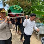 Sesuai Intruksi Kapolres Sidrap, Waka Polres Bersama Kasat Intel Melayat Ke Rumah Korban Penganiayaan Berujung Maut