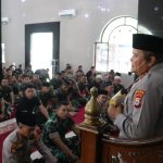 Gelar Sholat Dhuhur Berjamaah Bersama, Kapolda Sulsel dan Danyon Armed 6/105 Kostrad Perkuat Soliditas TNI-Polri