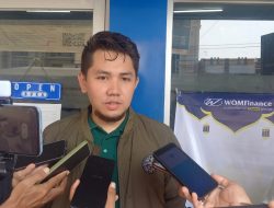 WOM Finance Berbagi Daging Kurban Ke 10 Kota di Indonesia. Di Gorontalo Dilakukan di Halaman Kantor